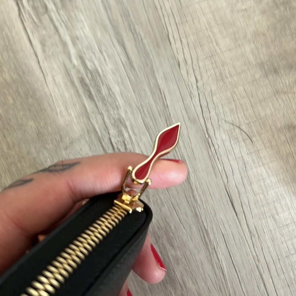 ๐ CHRISTIAN LOUBOUTIN - Like new in box Pannetone zippy wallet - Picture 4 of 8